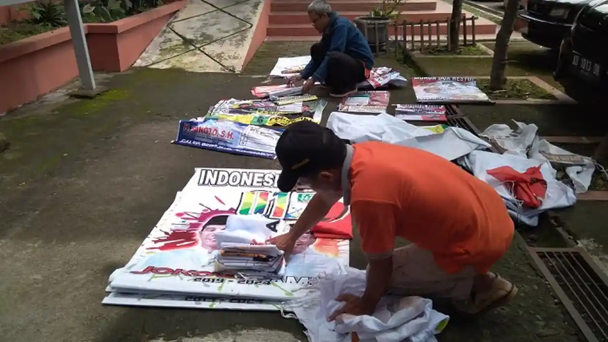 PT PLN Larang Pemasangan APK di Sekitar Jaringan Listrik