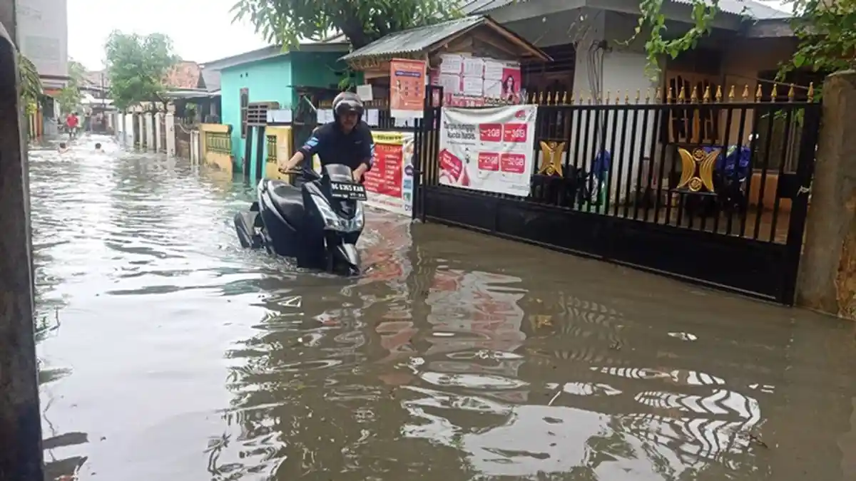 BREAKING NEWS : 3 Jam Diguyur Hujan Deras, Palembang Nyaris Tenggelam