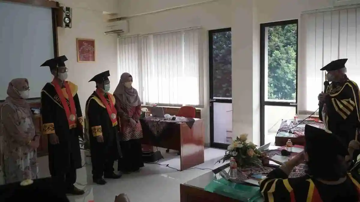 Doktor Manajemen UKSW Kembali Gelar Yudisium