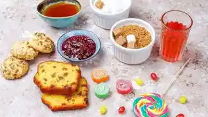 ilustrasi-aneka-makanan-manis-ketika-puasa-ramadhan.jpg