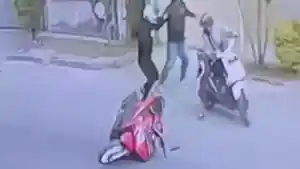 20230802-Video-rekaman-CCTV-yang-memperlihatkan-lawan-begal-okers.jpg