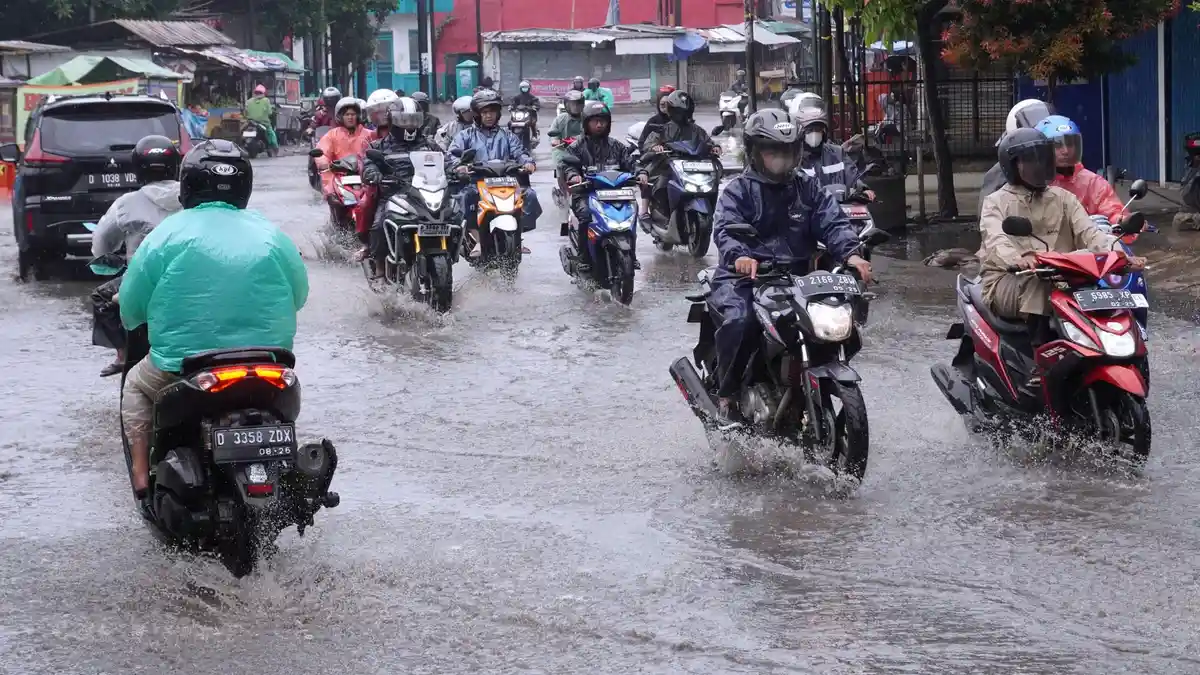 Prakiraan Cuaca Kota Bandung, Rabu 22 Oktober 2025: Siang hingga Malam Hujan