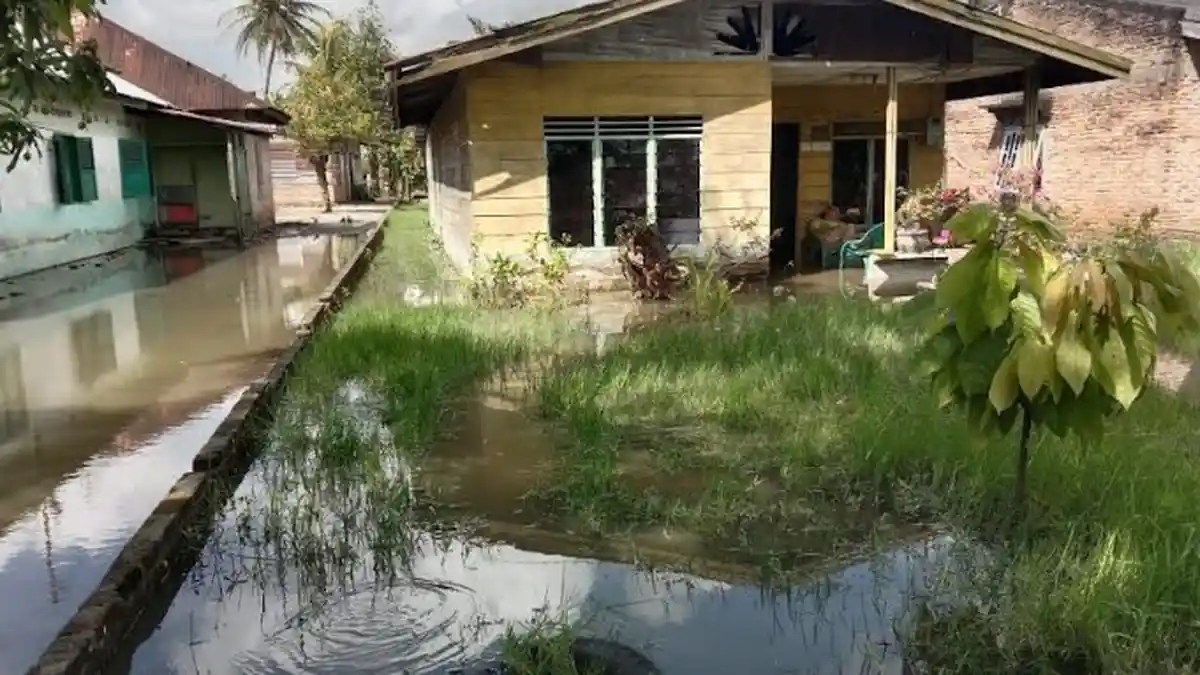 RIBUAN Rumah di Sei Rampah Banjir, Curah Hujan Tinggi Mengakibatkan Sungai Bedagai Meluap