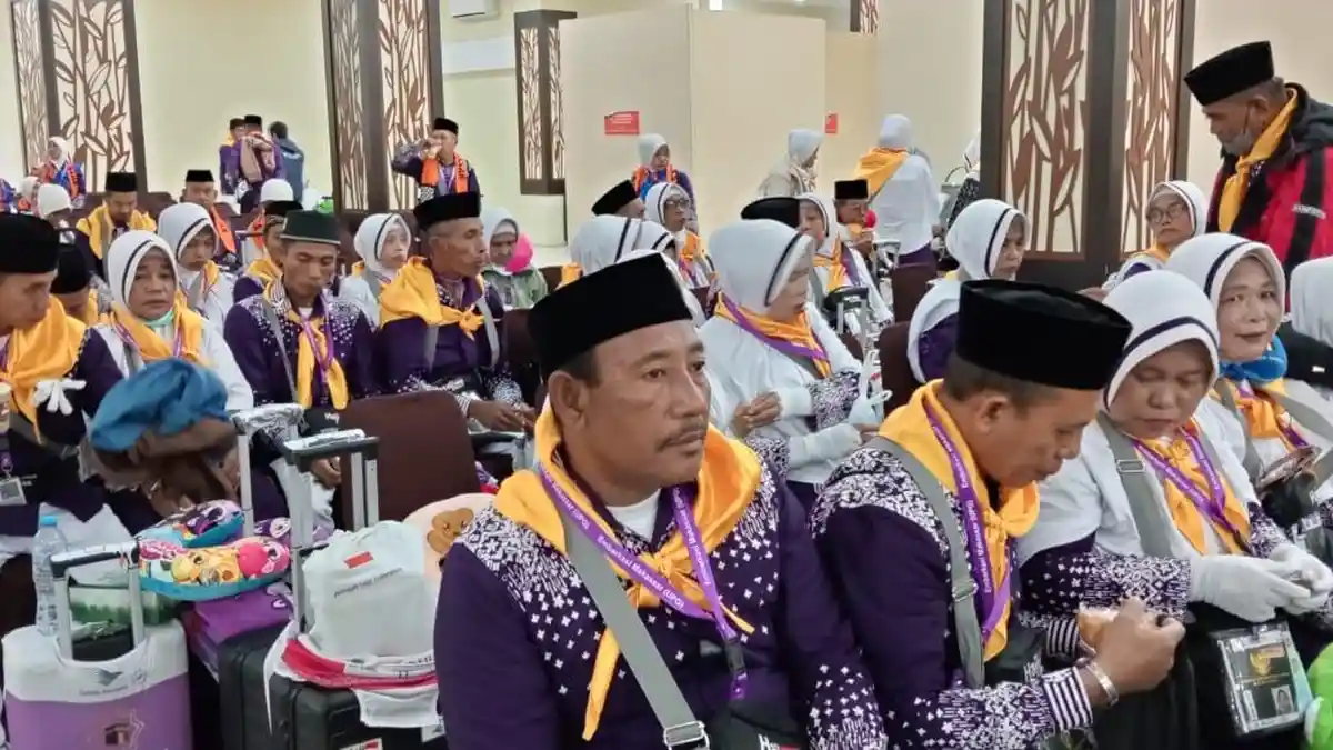 47 CJH Taliabu Diberangkatkan dari Makassar ke Tanah Suci: Semuanya Sehat