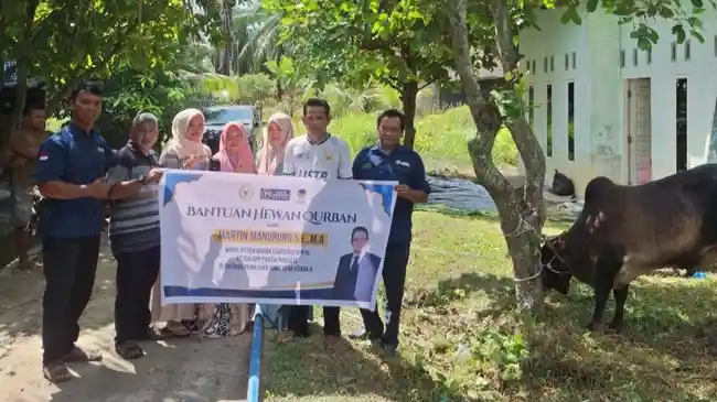 Salurkan 8 Ekor Sapi Kurban ke Tiga Daerah di Sumut, Ini Kata Martin Manurung