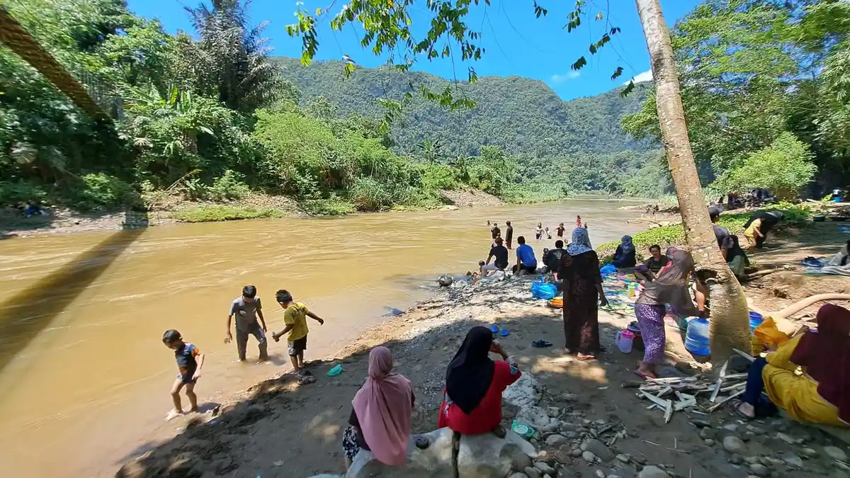 Sehari Setelah Lebaran, Orang Beramai-ramai Datangi Wisata di Desa Nateh