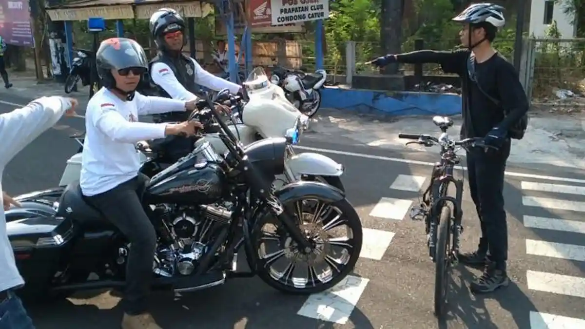 Mengapa Tiga Warga Ini Nekat Hadang Rombongan Moge Harley-Davidson?