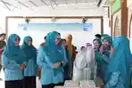 Bantu Dapur Warga di Pertengahan Ramadan, Ketua TP PPK Tanahbumbu Buka Pasar Murah di Hidayah Makmur