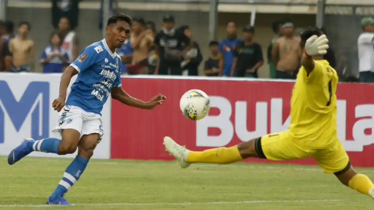 Satu Lagi Pemain Menyerang Putuskan Bertahan di Persib, Sudah Tanda Tangan Kontrak