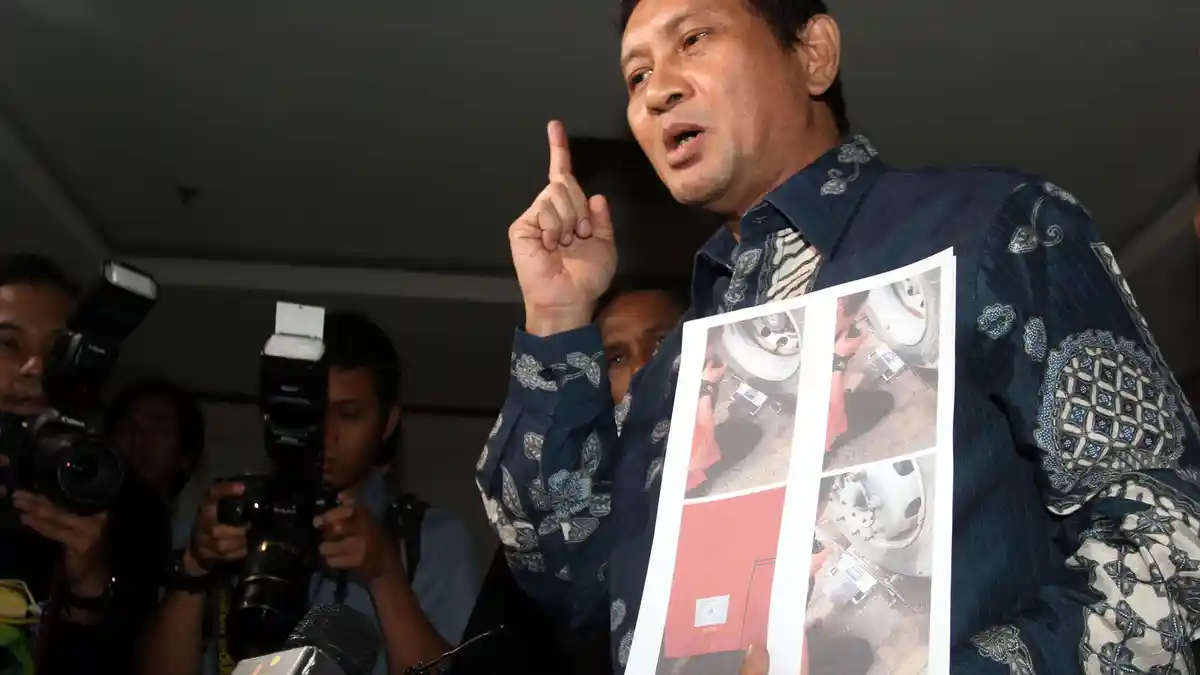 Udar Pernah Transfer Ratusan Juta Rupiah kepada Dua Perempuan Buat Beli Baju