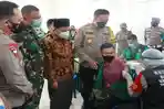 irjen-pol-muhammad-iqbal-melihat-proses-vaksinasi-mahasiswa-di-universitas-muhammadiyah-mataram.jpg