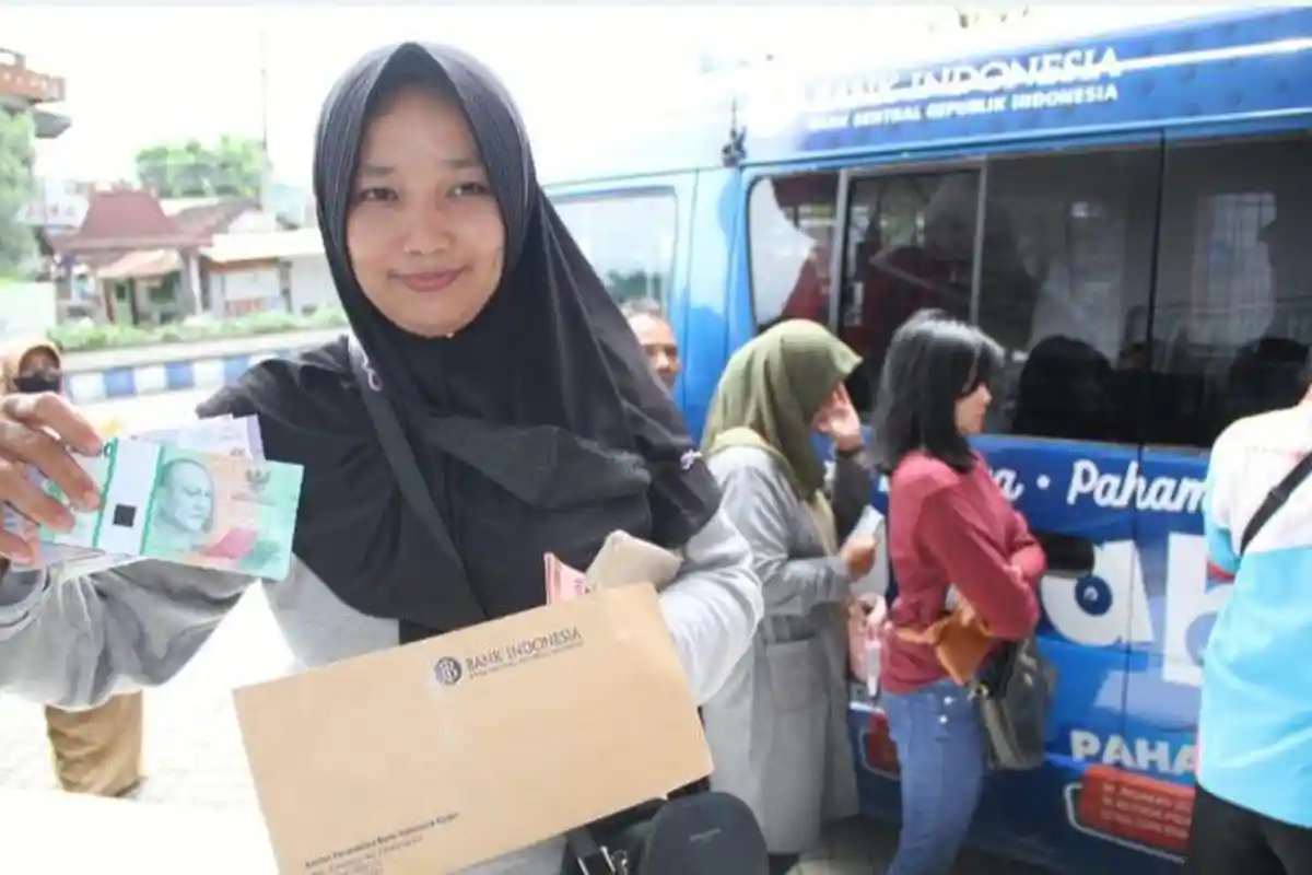 DAFTAR Lokasi Penukaran Uang Baru Lebaran 2024 di Surabaya, Maksimal Boleh Tukar Berapa?