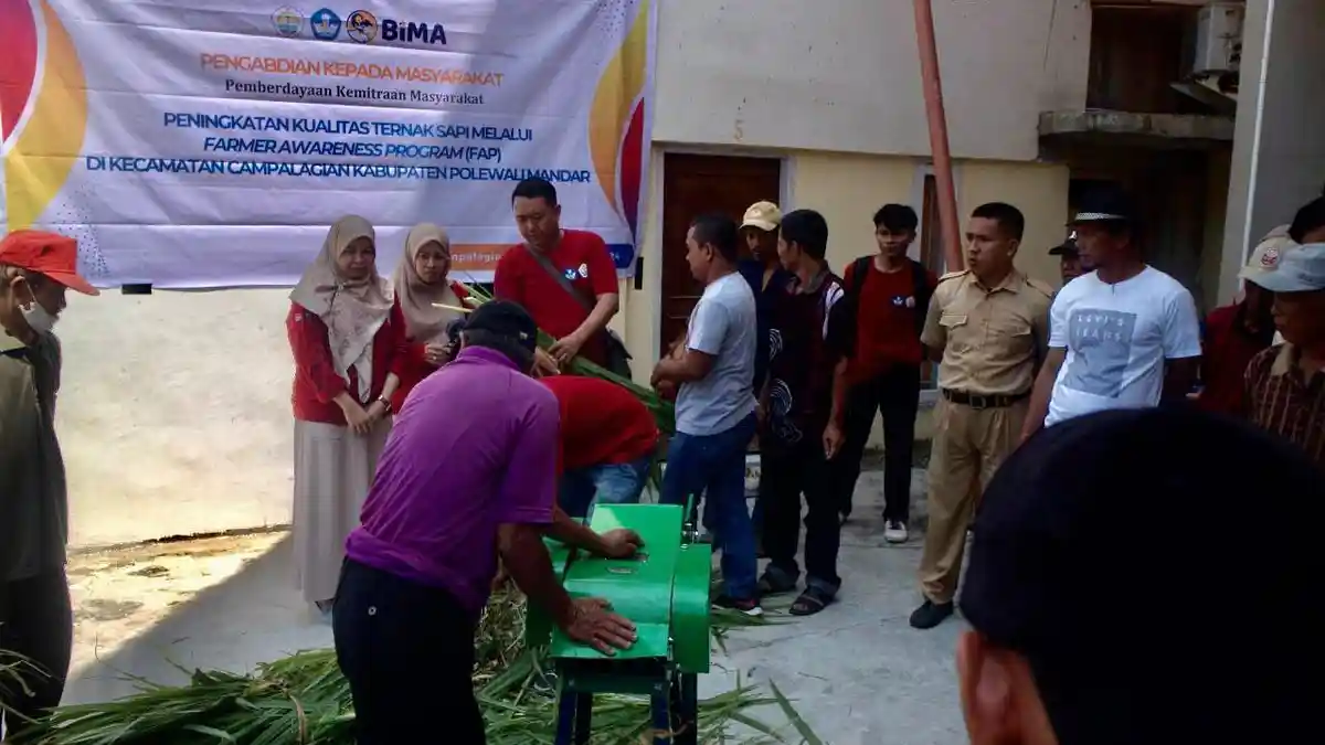 Dosen Unsulbar Bimbing Peternak Buat Herbal dan Pakan Alami