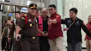 Dadan-Hindayana-Kini-Lesu-Digiring-Kejagung.jpg