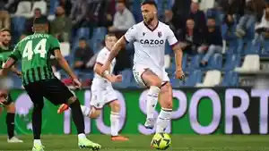 Striker-Bologna-Marko-Arnautovic-kanan-Terba.jpg