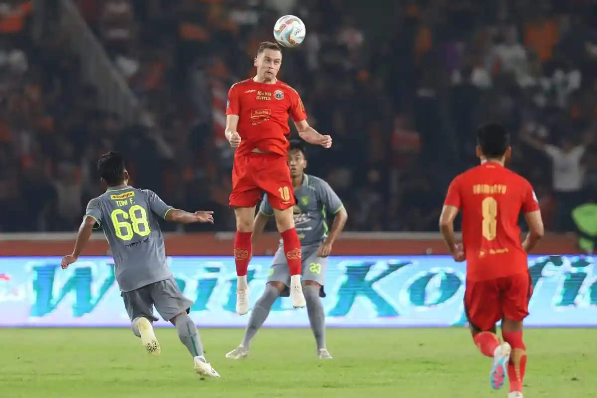 Thomas Doll Bocorkan Taktik Rahasia Timnya Permalukan Persebaya, Kegilaan The Jakmania di GBK Dipuji