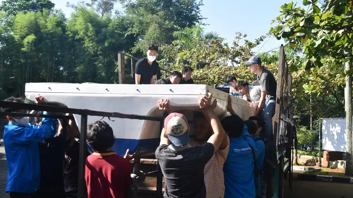 Solar Boat Diponegoro 1.0 RMT Undip, SIap Bersaing di Monaco Energy Boat Challenge