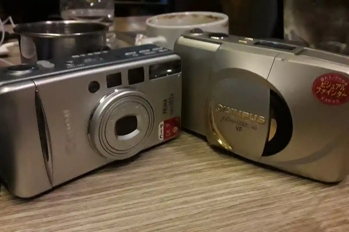 Sutradara Bertangan Dingin, Christopher Nolan Berjasa Bangkitkan Industri Kamera Analog