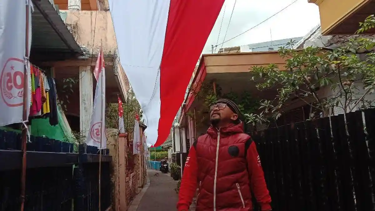 HUT ke-80 Kemerdekaan RI, Bendera Merah Putih 80 Meter Terbentang di Kelurahan Bareng Kota Malang