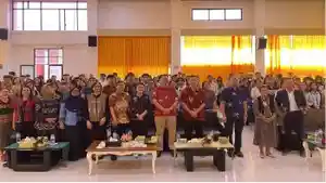 Narasumber-dekan-dosen-FKKH-UNDANA-dan-para-peserta.jpg