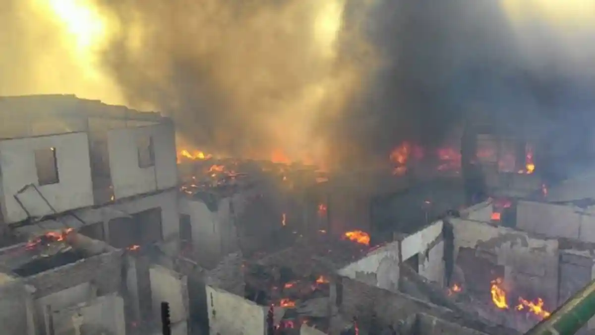 BREAKING NEWS: 150 Rumah Hangus Terbakar di Pulo Gadung