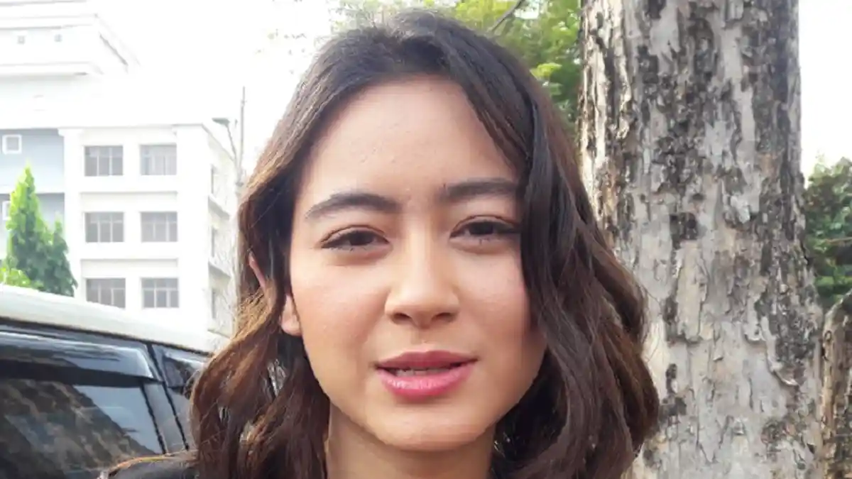 Laura Theux Jatuh Cinta dan Kagum pada Eminem