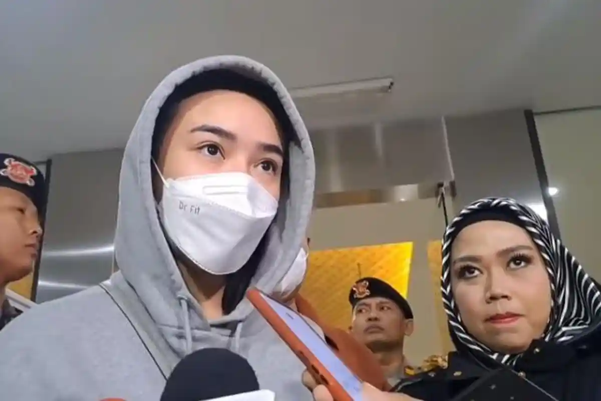 Penampilan Amanda Manopo Tuai Perhatian Netizen: Malah kebuka gitu