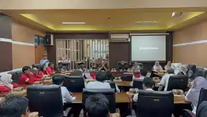 RAPAT-DI-DPRD-Tanahbumbu-Kalsel.jpg