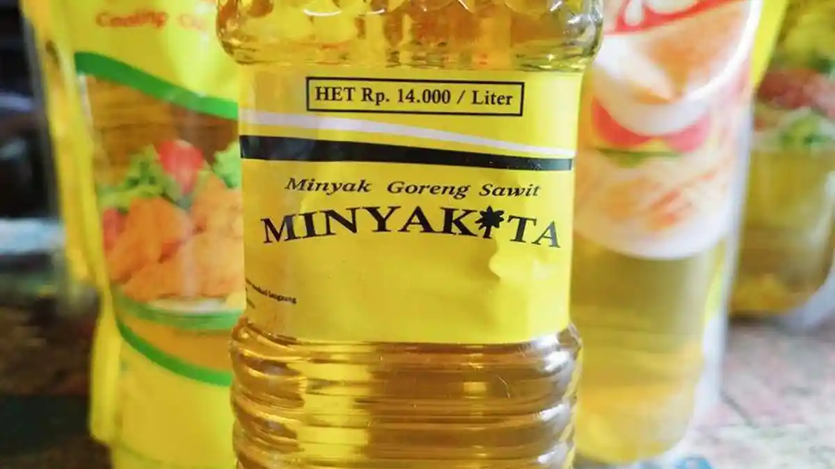 Beli Minyak Goreng Subsidi Mulai Kini Wajib Pakai KTP