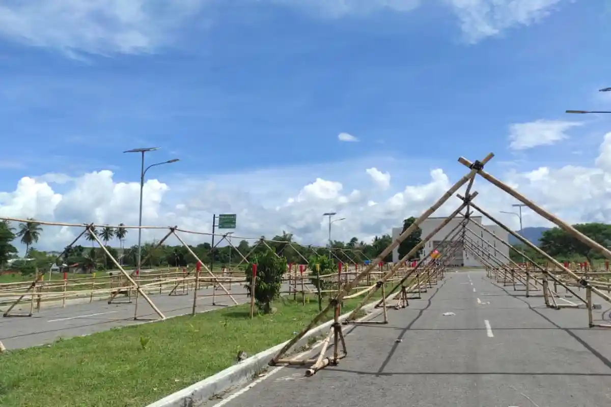 Mahasiswa Teknik UNG Menghamparkan 2022 Lampu Botol untuk Ramaikan Tumbilotohe