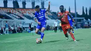 Persib-Bandung-Eliano-Reijnders-Persija-Jakarta-Allano.jpg