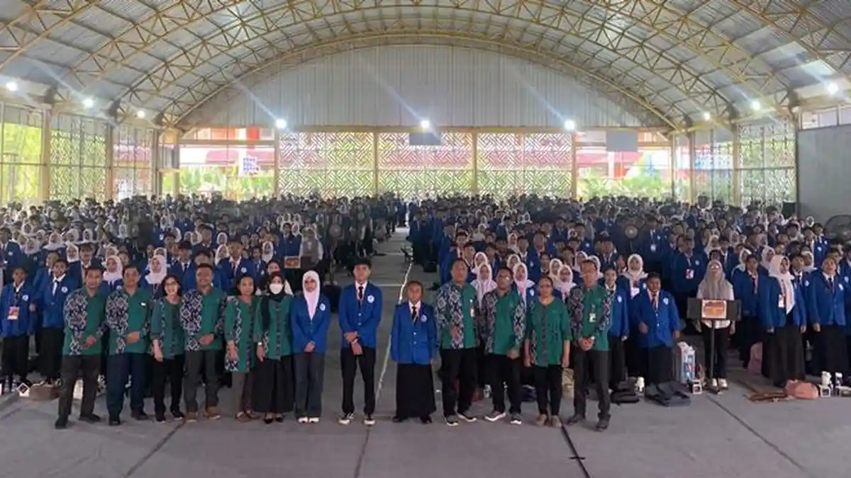 UMBY Gelar Pradipta 2025, Rektor Dorong Mahasiswa Jadi Cahaya Masa Depan