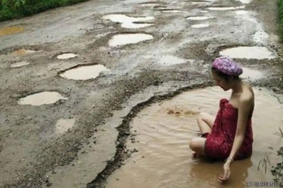 LAPOR GAN! Jalan Ajibarang-Bumiayu Rusak Parah
