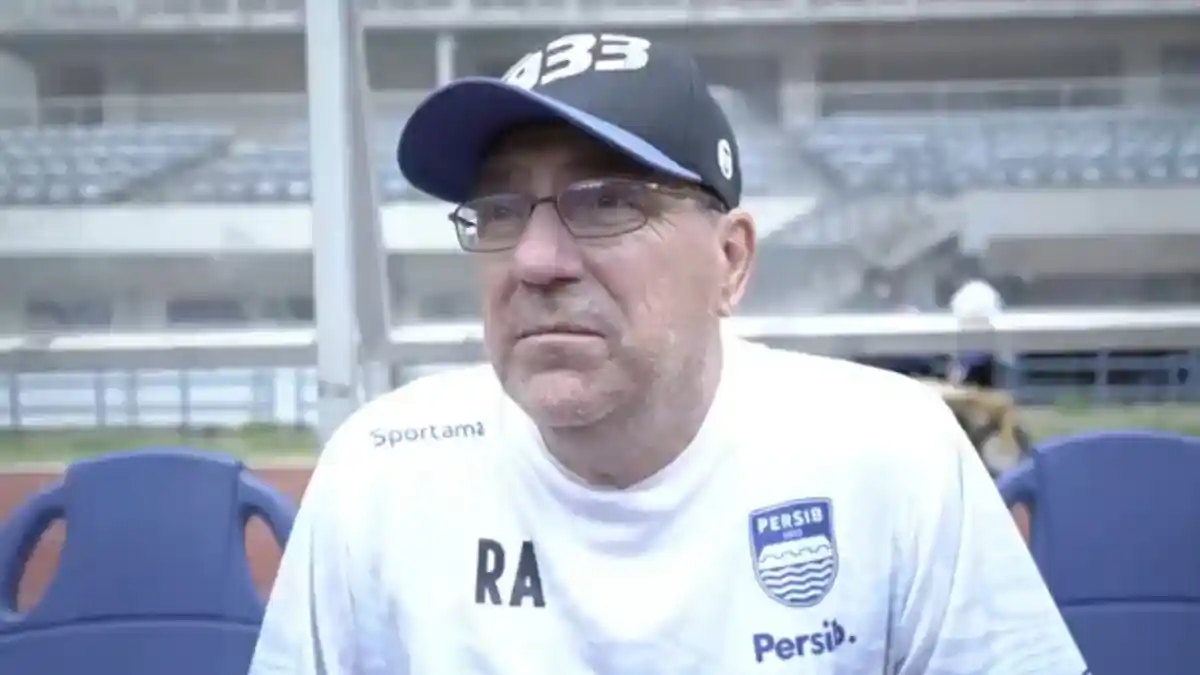Dipermalukan Persebaya 0-3, Pelatih Persib Bandung: Mereka Menghukum Kami