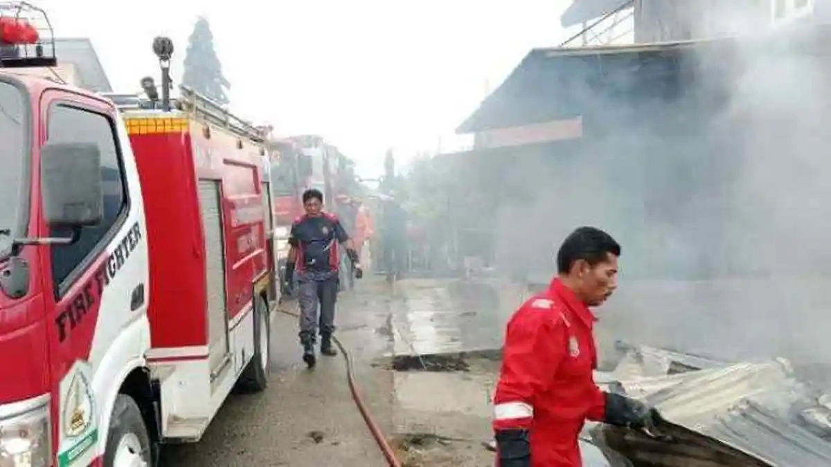 Kebakaran di Tamiang dan Aceh Besar, 3 Rumah, 1 Warkop, serta 11 Sepmor Hangus, 2 Orang Terluka