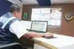 Petugas Dishub Pantau Arus Mudik Lebaran