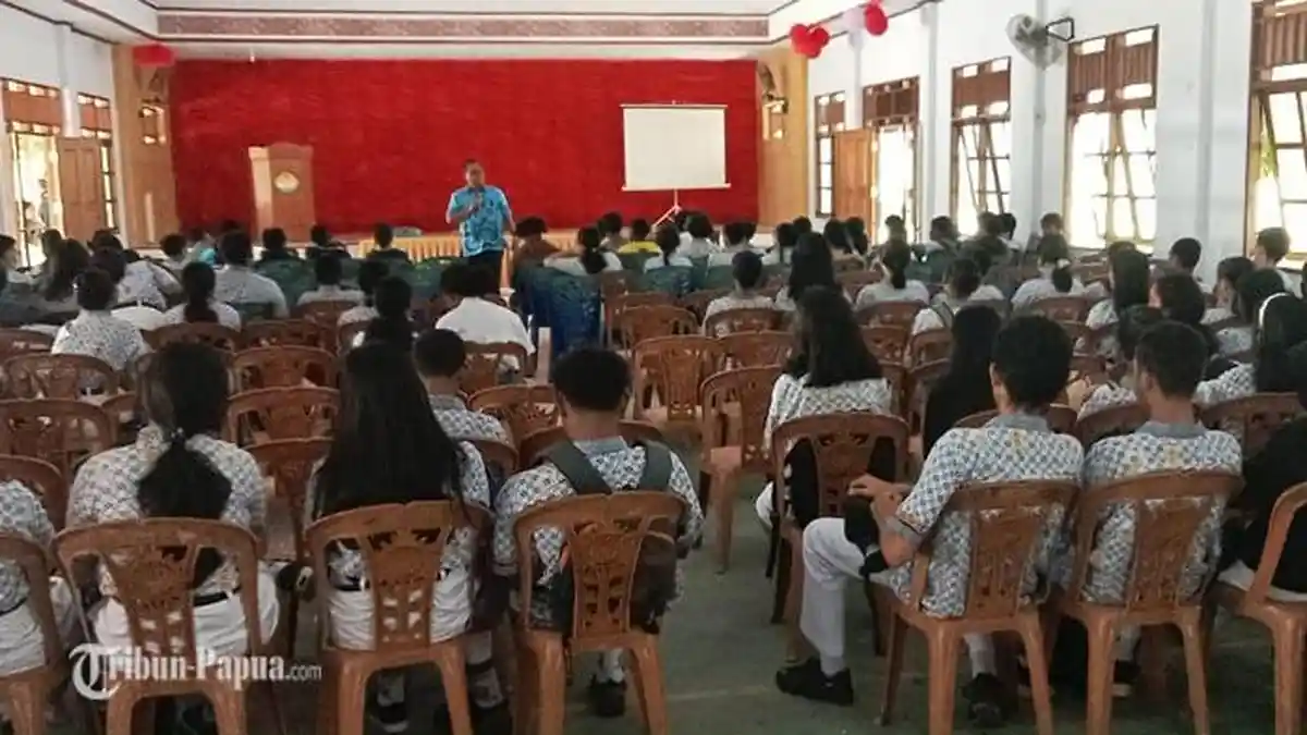 Majukan Literasi, IJPN Sambangi SMA Katada, Robert: Demi Majukan SDM Papua