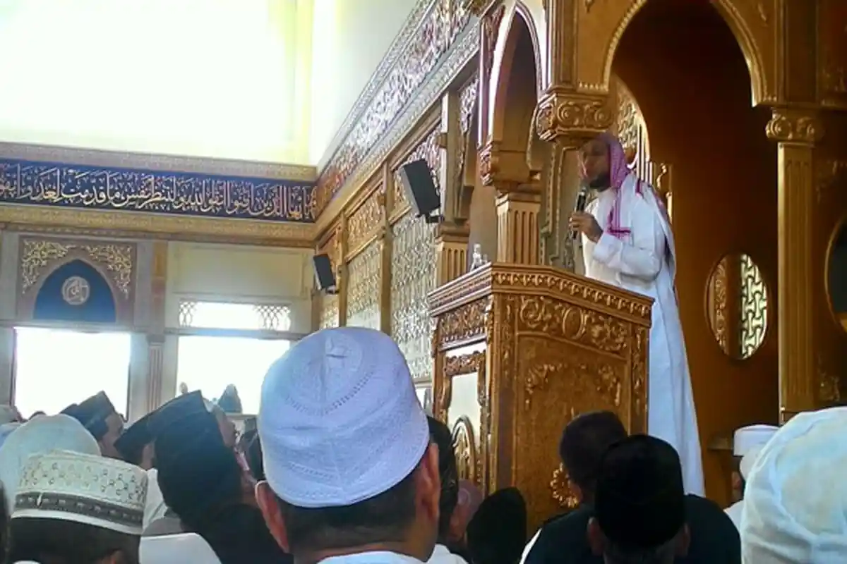 Syekh Ali Jaber Ajak Warga Hijrah Jadi Insan yang Bertakwa