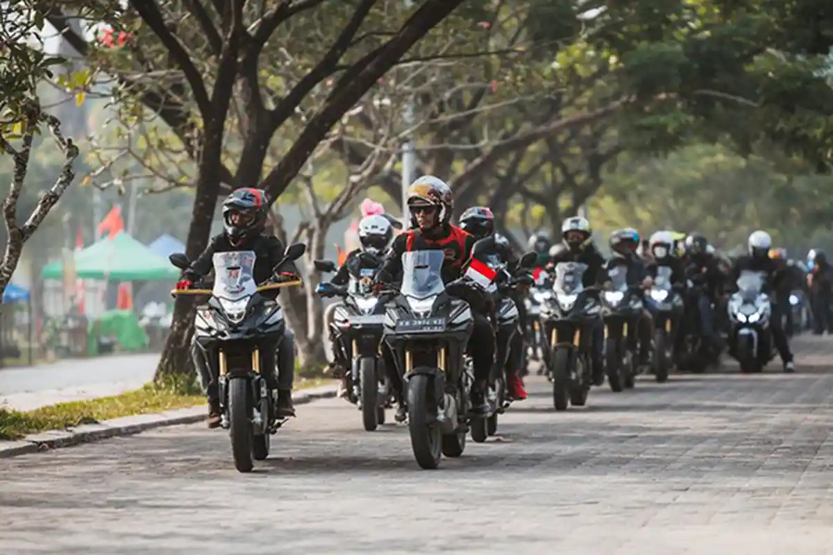 Tips Berkendara Secara Rombongan dari Instruktur Safety Riding Astra Motor Kalbar