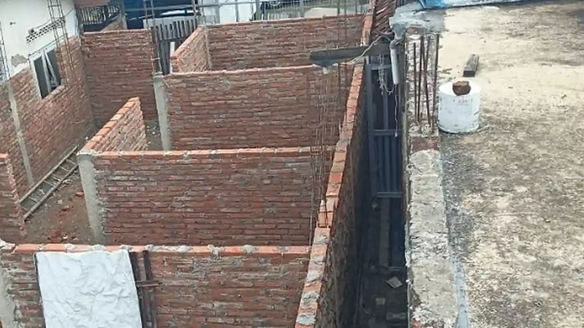 Diduga gara-gara Kalah Pilkades, Pria Ini Dirikan Bangunan di Jalan hingga 4 Keluarga Terisolasi