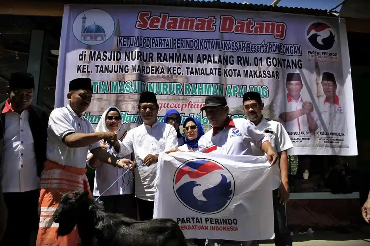 Program Nasional, DPD Perindo Makassar Sumbang Satu Ekor Sapi dan Kambing
