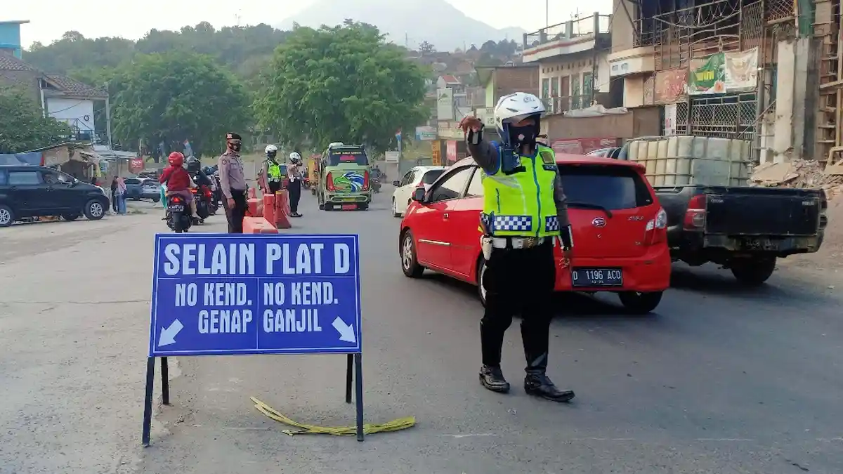 PPKM Level 3 Bandung Raya, Ganjil Genap Kembali Diterapkan di Lima Titik Ini