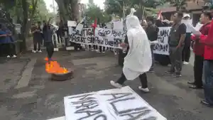20260209_UNJUK-RASA-Sejumlah-mahasiswa.jpg