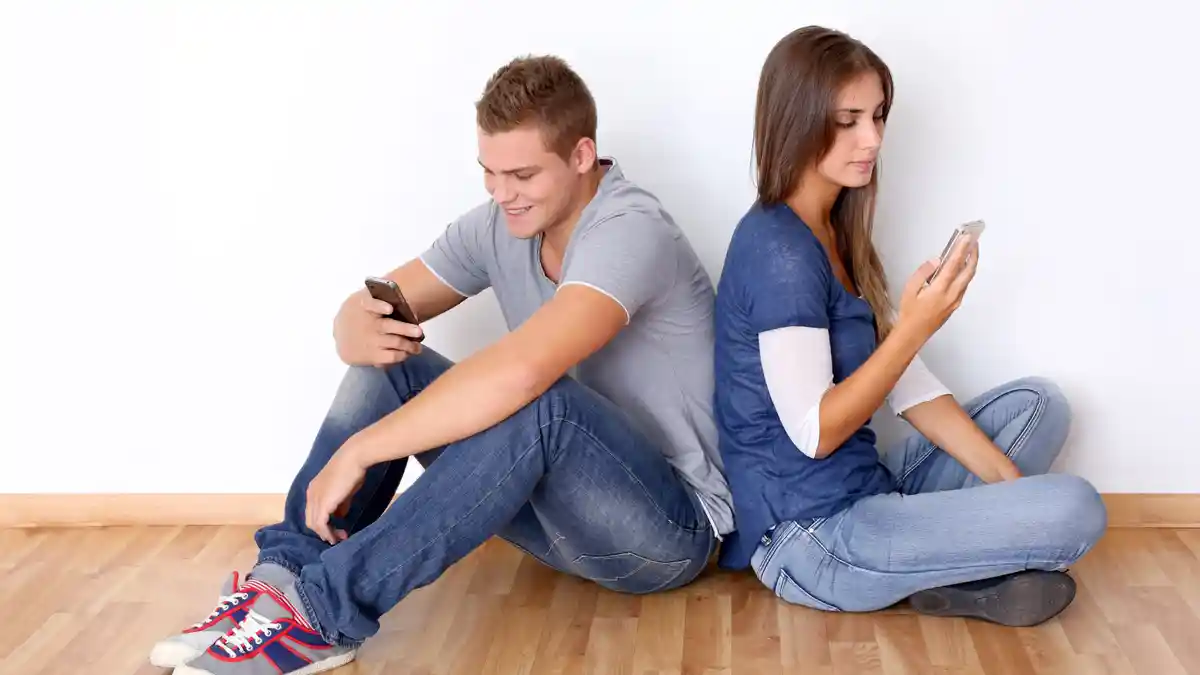 Alasan Pria Masih Suka Hubungi Mantannya Jika Dilihat Berdasarkan Zodiak, Libra: Kesepian!