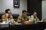 Wali-Kota-Medan-Bobby-Nasution-bersama-Wali-Kota-Medan-Terpilih-Rico-Waas_Regrouping-SDN.jpg