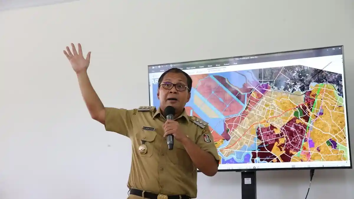Emosi Danny Pomanto Naik Lihat Desain Kereta Api, di Maros Dibuat Melayang Tapi Makassar Tidak
