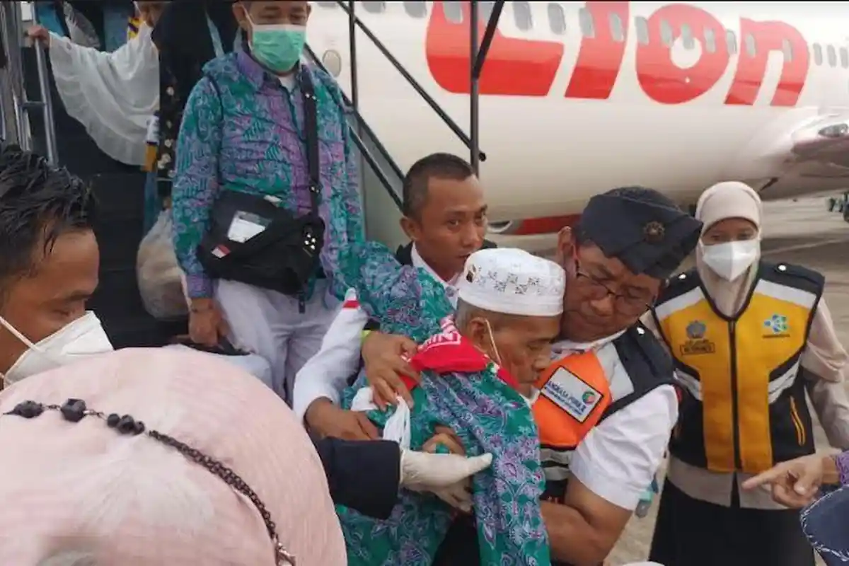 EGM Bandara Sultan Thaha Jambi Turun Langsung Sambut Jemaah Haji Jambi
