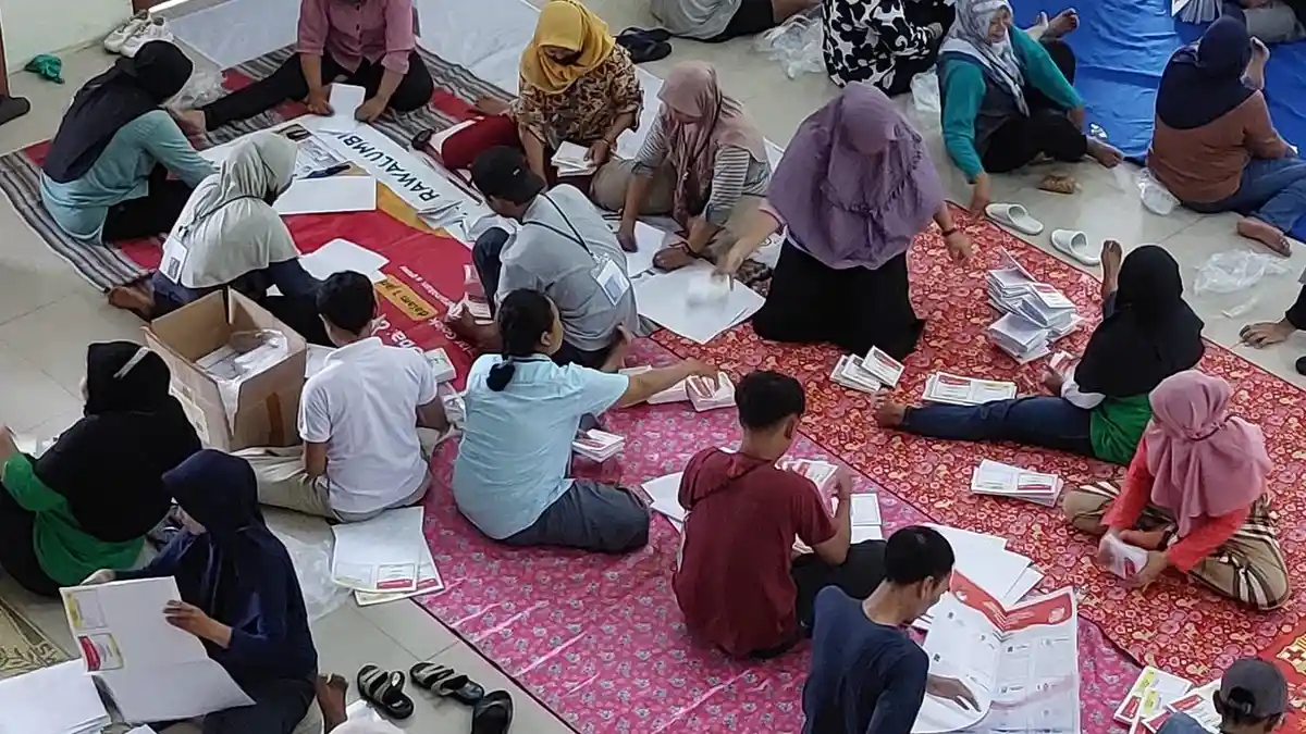 Ditemukan 4.649 Surat Suara DPR RI Rusak saat Sortir Lipat Oleh KPU Karanganyar