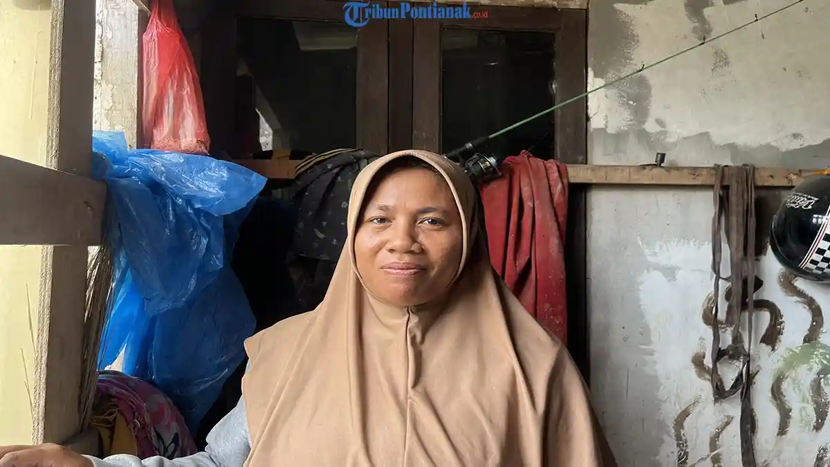 Kabut Asap Karhutla di Jalan Parit Haji Husein II Ujung Ganggu Kesehatan Warga