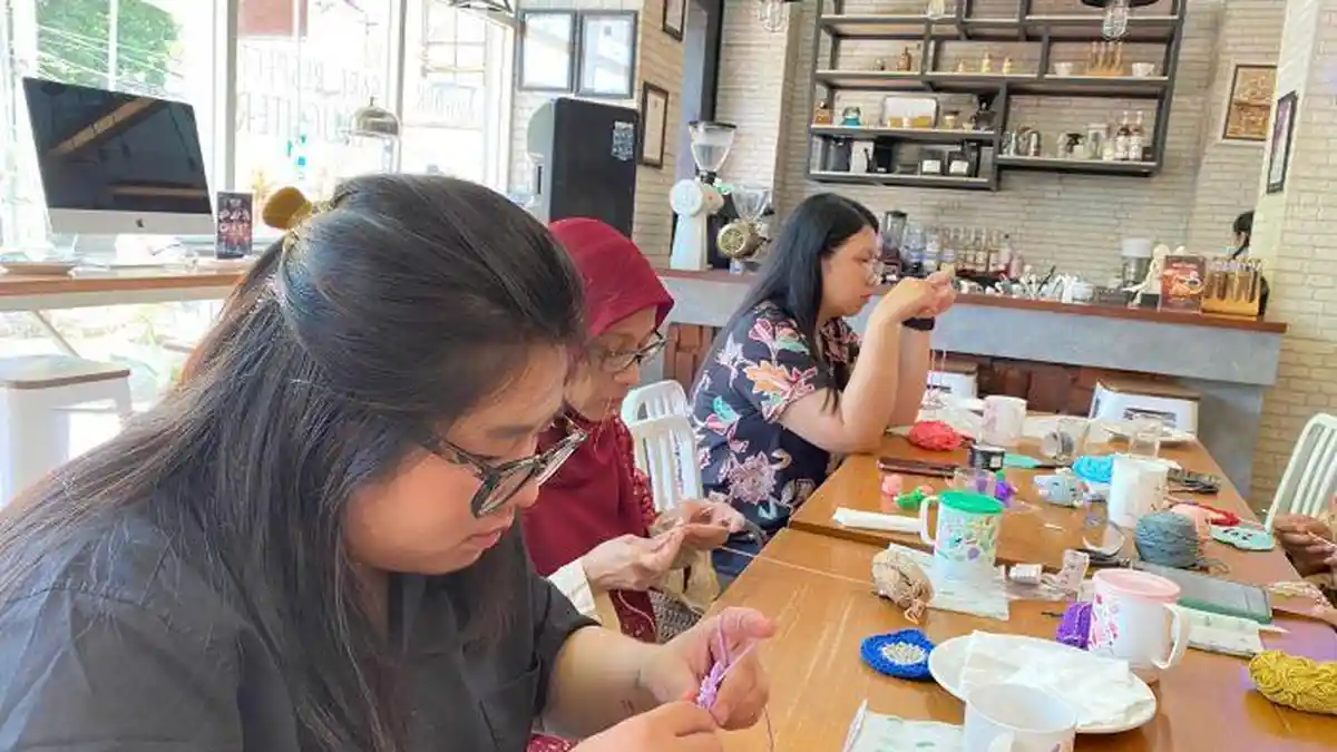 Senangnya Bisa Membuat Coaster Crochet, Workshop Isi Waktu Luang di ...